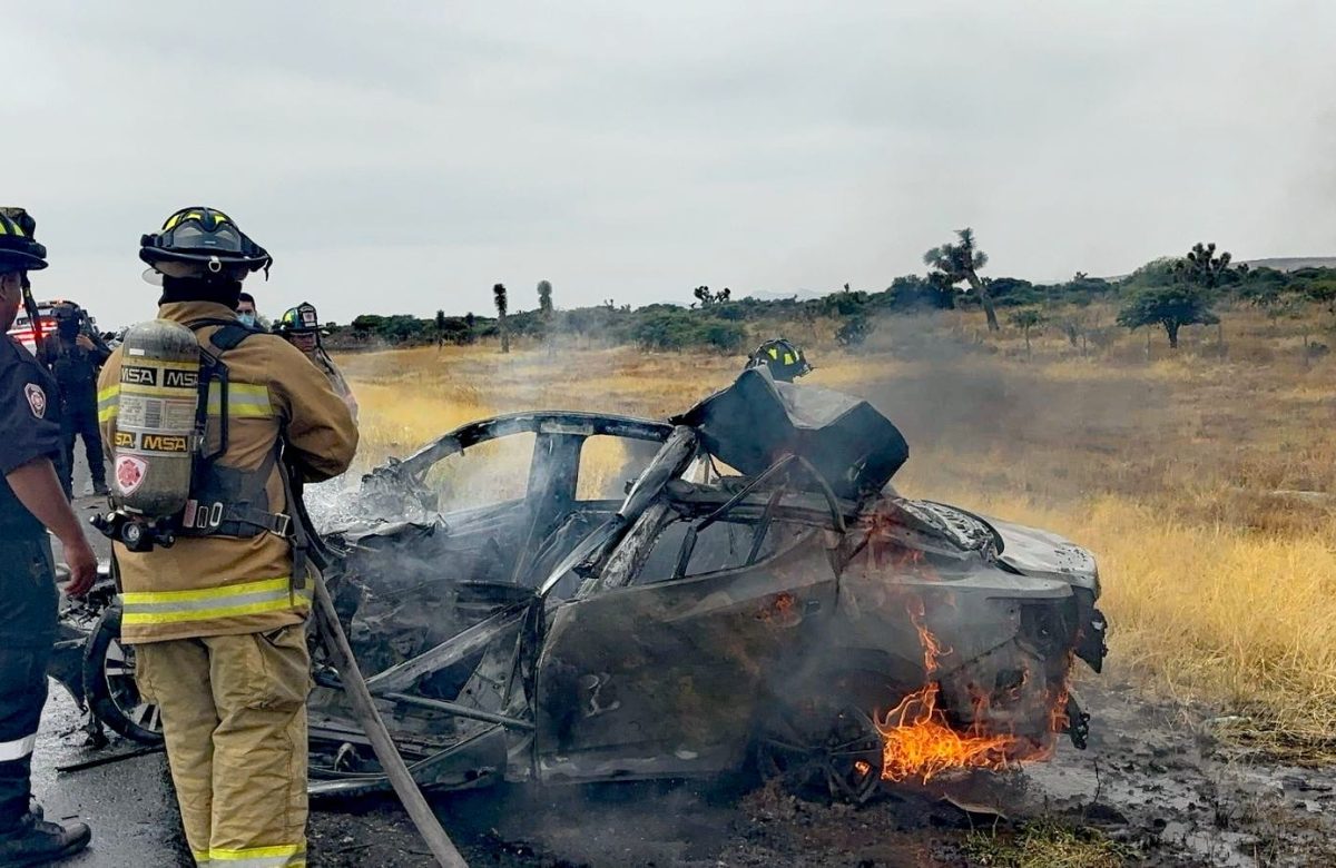 Impactante choque en la carretera Osiris–Aguascalientes deja un fallecido y un vehículo calcinado