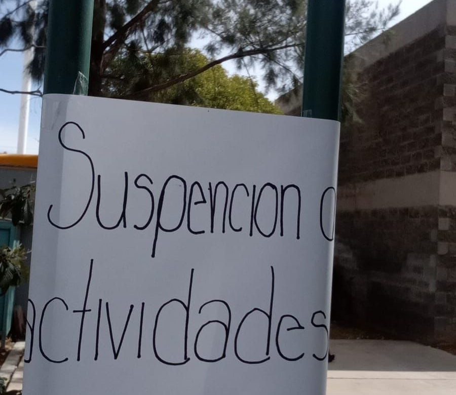 Guías del Zig Zag toman el Centro Interactivo por falta de pago