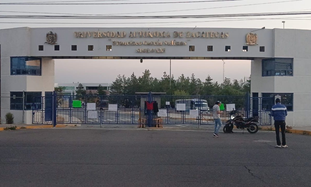 Exigen justicia en la UAZ: Alumnos toman campus tras sentencia contra exrector