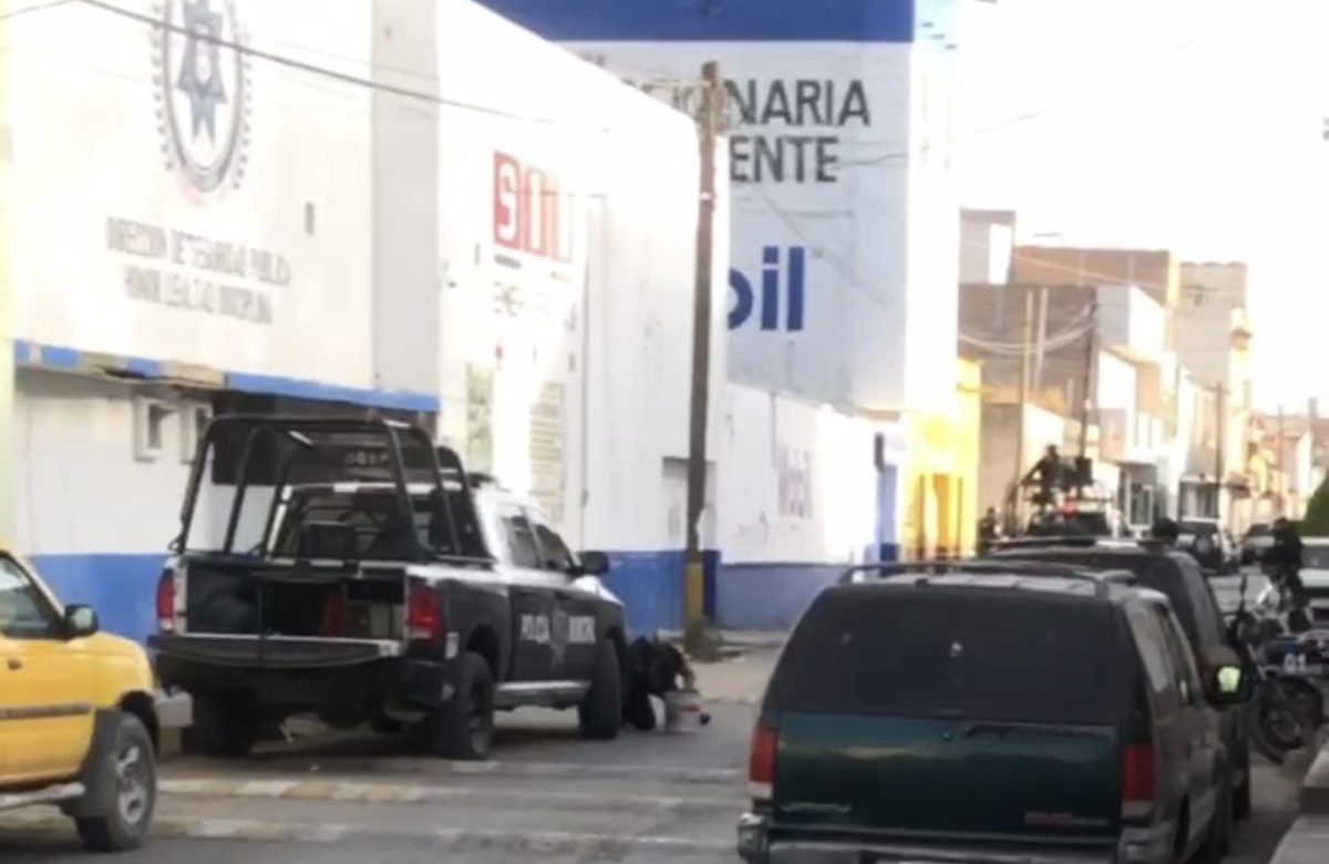 ¡Ataque a la comandancia de Ojocaliente! Lanzan explosivos caseros desde motocicletas