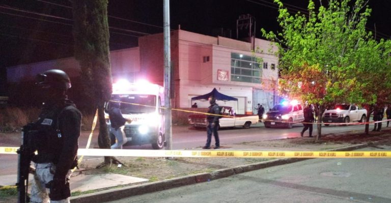 Vecinos hartos del crimen detienen y golpean a presunto ladrón en Villas de Guadalupe