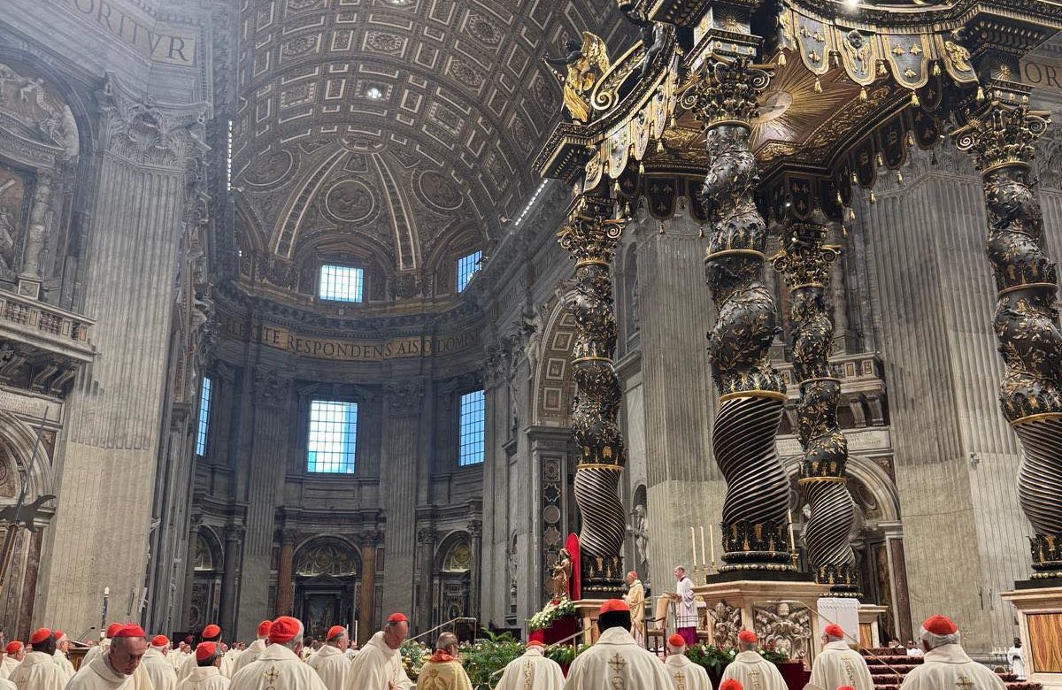 El Vaticano concluye el novenario de Francisco; prepara el cónclave