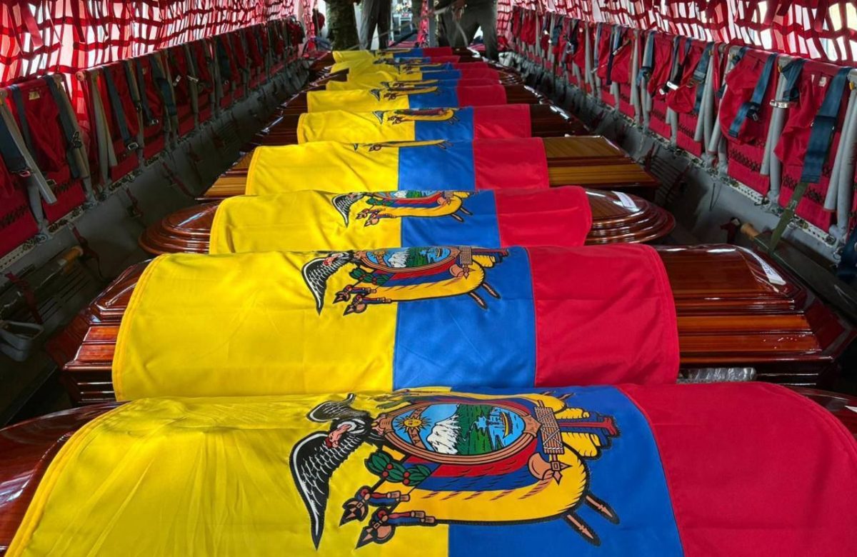 Ecuador despide a 11 militares asesinados en operativo contra minería ilegal