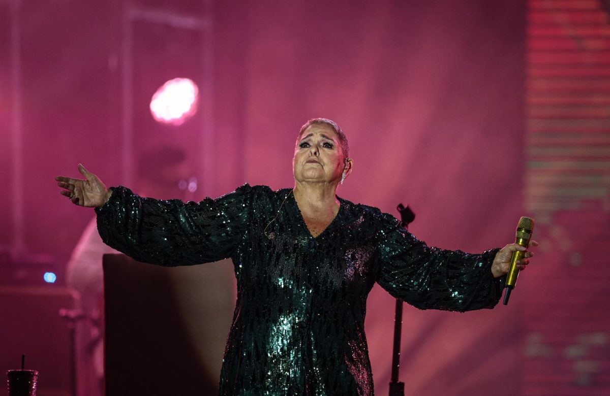 Más de 100 mil personas celebran el Día de las Madres con Lupita D’Alessio en el Zócalo