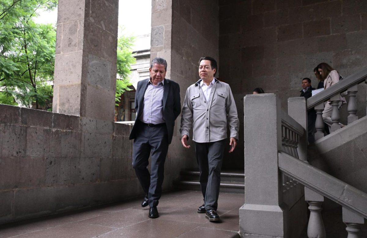 Participa Gobernador David Monreal Ávila en mesa tripartita de trabajo para atender demandas del magisterio zacatecano