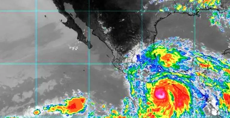Huracán Erick se intensifica a categoría 2 y se aproxima a costas de Oaxaca y Guerrero