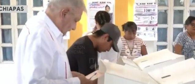 AMLO vota en histórica elección judicial: “Me da gusto vivir en un país libre y democrático”