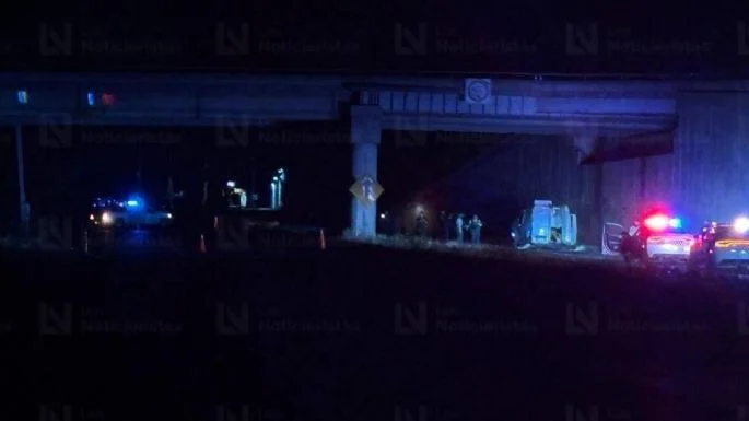 Violencia escala en Culiacán con cuerpos colgados y una camioneta con 16 personas sin vida