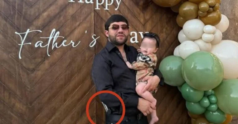 Luis R. Conríquez genera polémica al posar armado con su hija en redes sociales