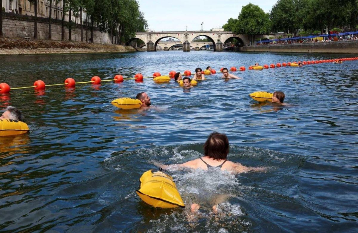 París reabre el río Sena para nadar tras más de un siglo