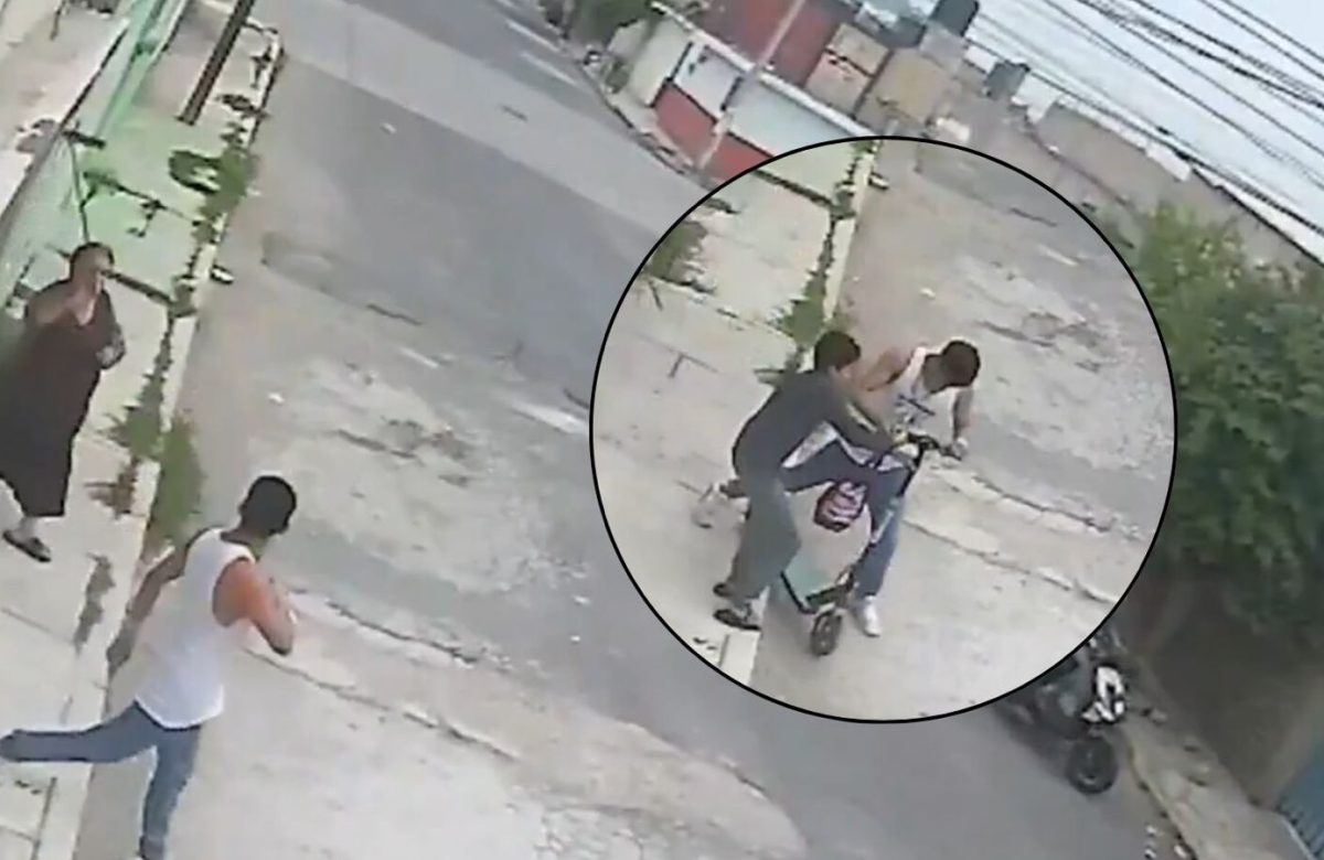 Abuelita enfrenta a ladrón para defender a su nieto en Chalco