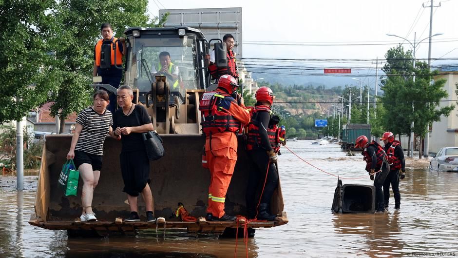 Lluvias e inundaciones dejan al menos 34 muertos en Pekín