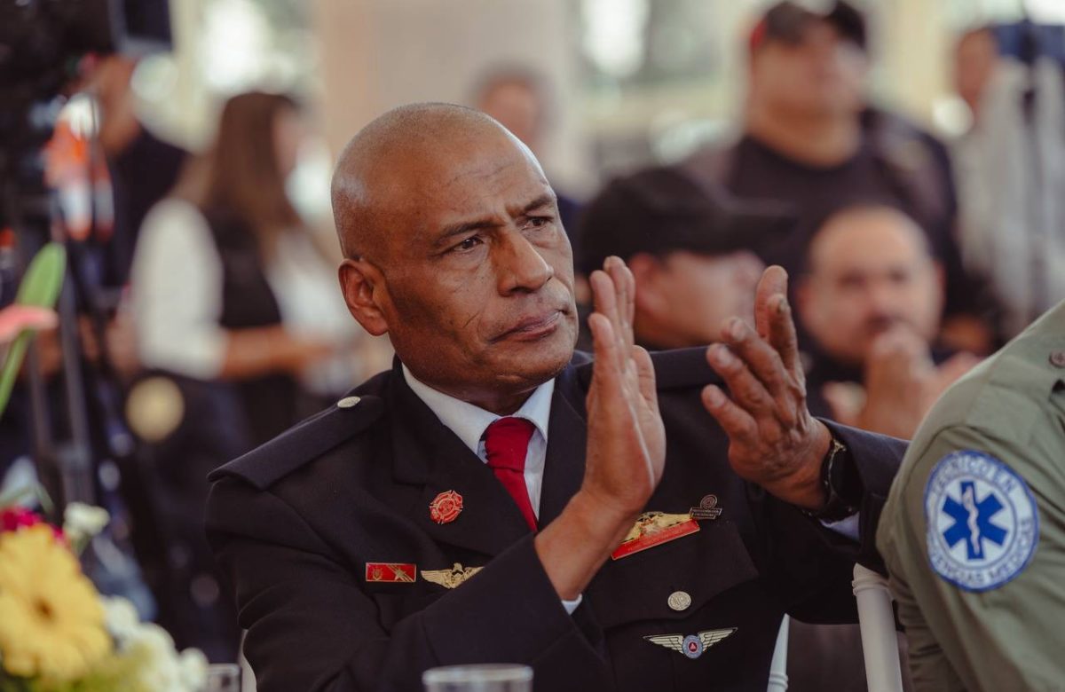 Con anuncio de incremento salarial, reconoce Gobernador David Monreal labor de los Bomberos en su día