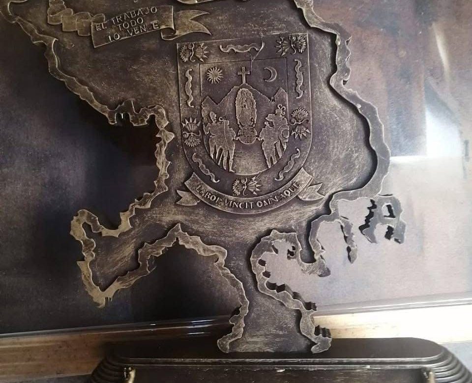 Ayuntamiento de Zacatecas presume escultura millonaria… pero nunca la instala