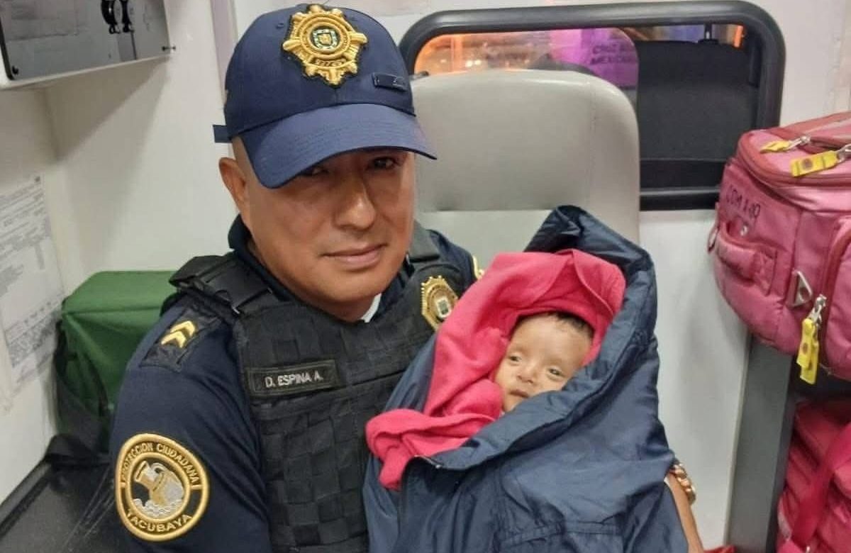Policía de la CDMX rescata a bebé abandonado bajo la lluvia; padres fueron detenidos