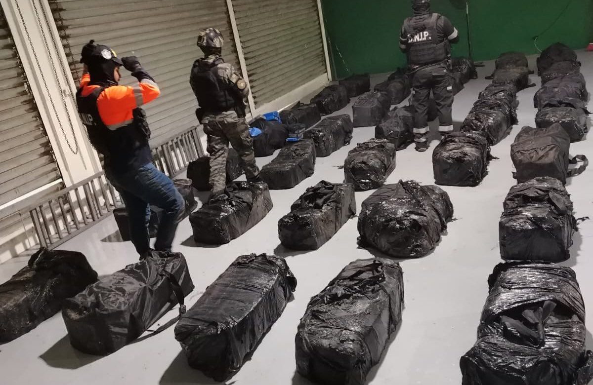 Decomisan más de mil 400 paquetes de droga procedente de México en puerto del Atlántico en Panamá