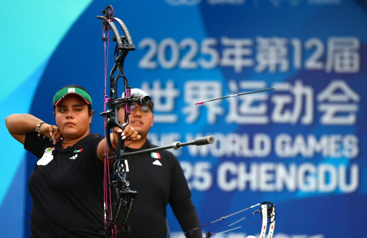 Andrea Becerra conquista oro en arco compuesto en los Juegos Mundiales de Chengdú