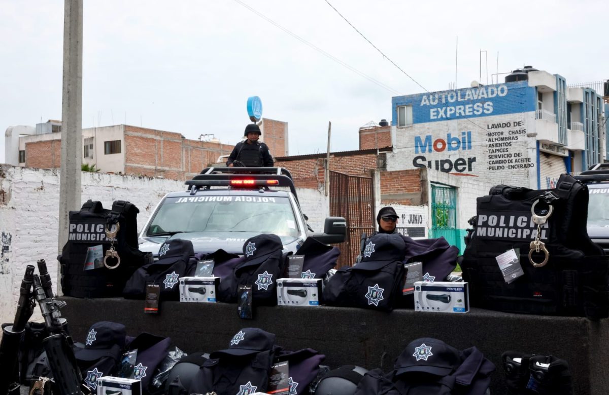 David Monreal blinda el sur de Zacatecas con inversión histórica en seguridad: más de 22 mdp en patrullas, uniformes y equipo
