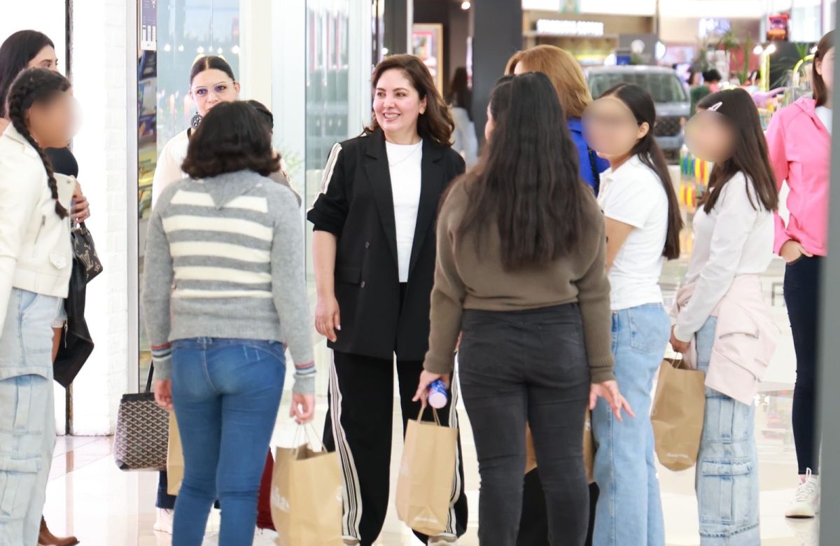 Jóvenes de Casa Hogar disfrutan tarde recreativa acompañados por la Presidenta Honorífica del SEDIF
