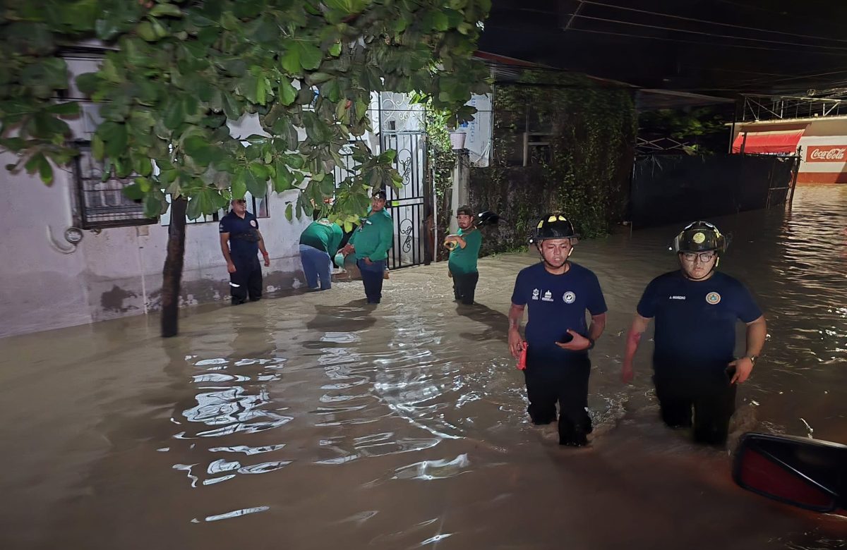 Deja daños fuerte lluvia en Puerto Vallarta