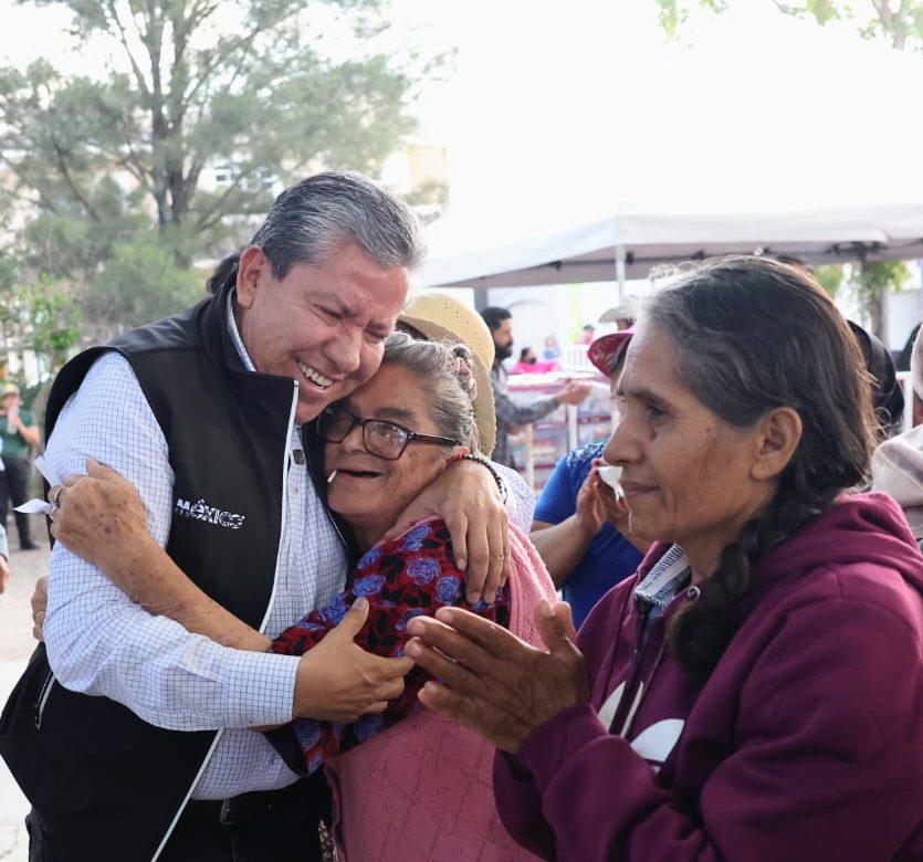 Más de mil 800 familias de Noria de Ángeles reciben apoyo alimentario