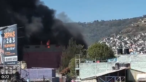 Se registra incendio en fábrica de colchones en Ecatepec