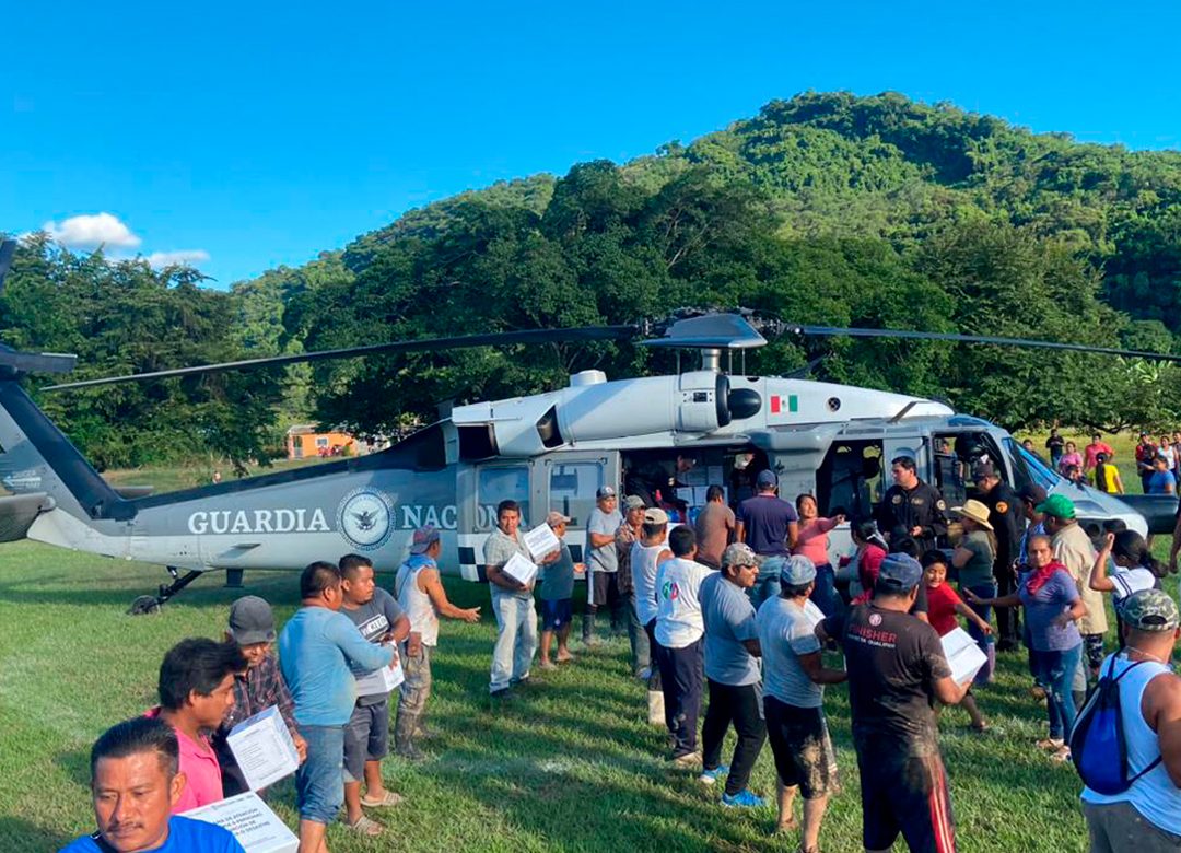 Ejército traslada víveres a Puebla en tres aeronaves