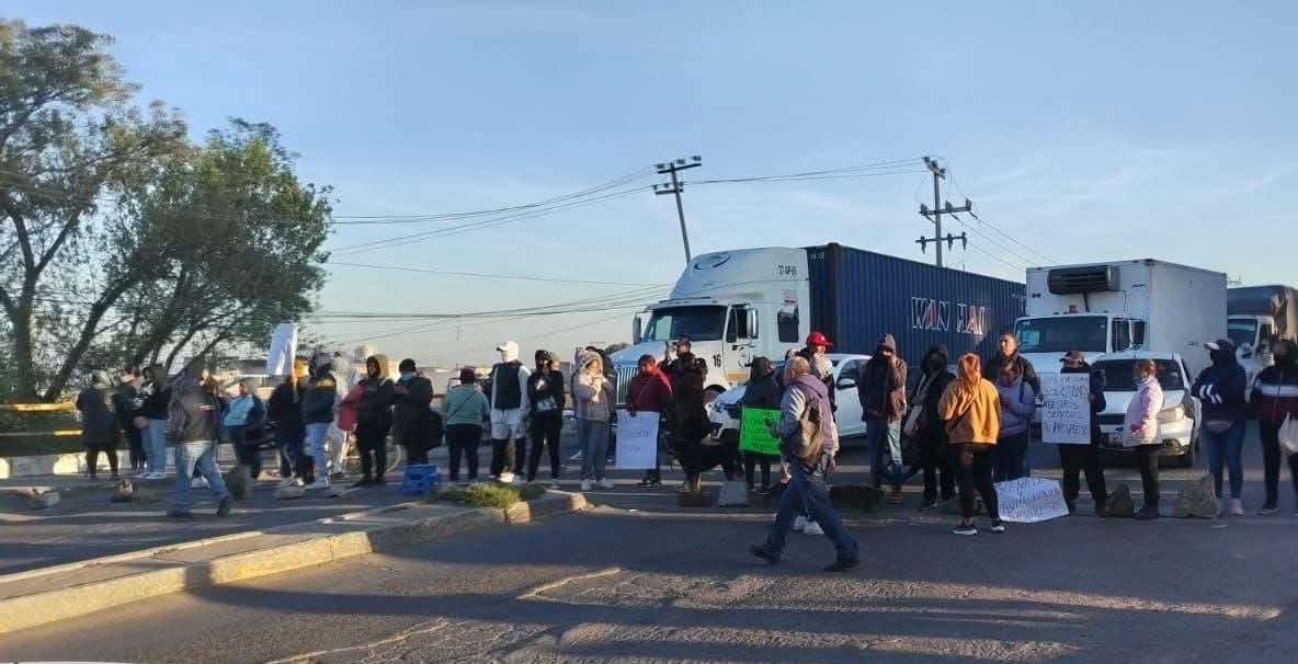 Piperos cierran carreteras; protestan por el cierre de pozos de agua