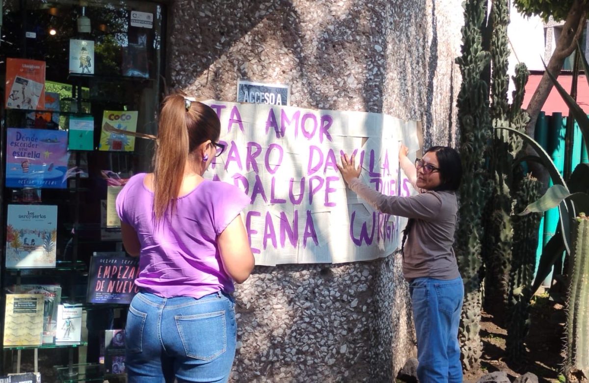 Realizan Mítin poético contra Taibo II en el FCE