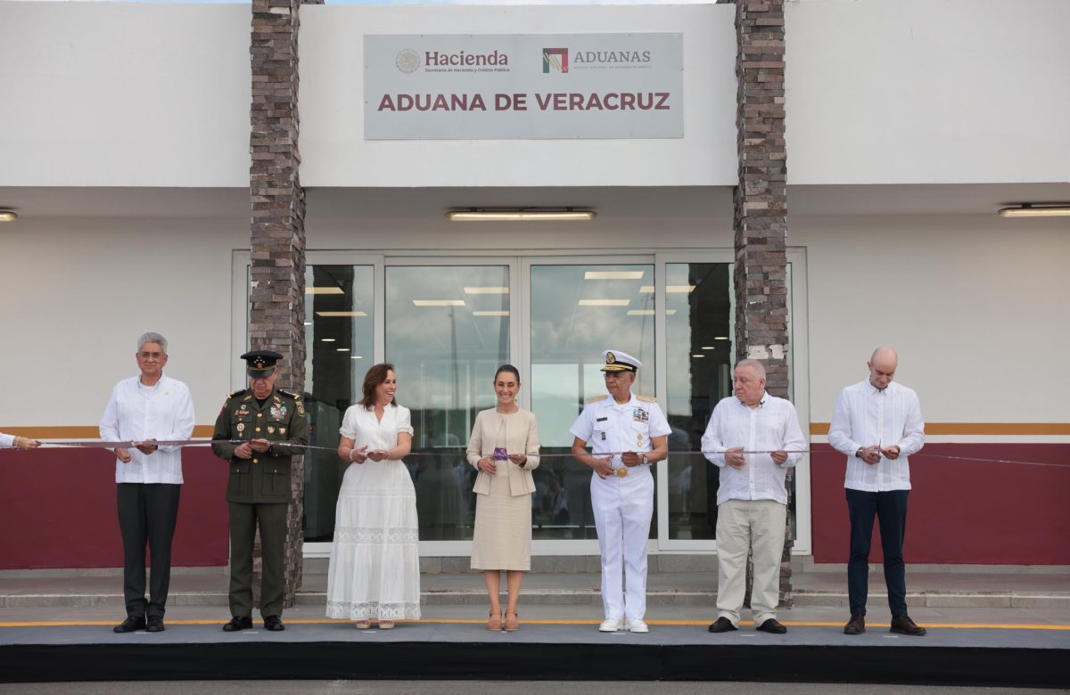 Sheinbaum llama a defender la soberanía en acto por el Bicentenario marítimo