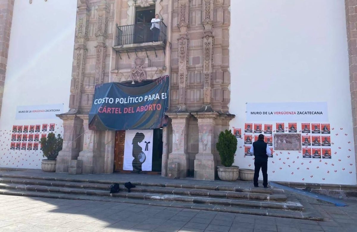 El “Muro de la Vergüenza” frente al Congreso