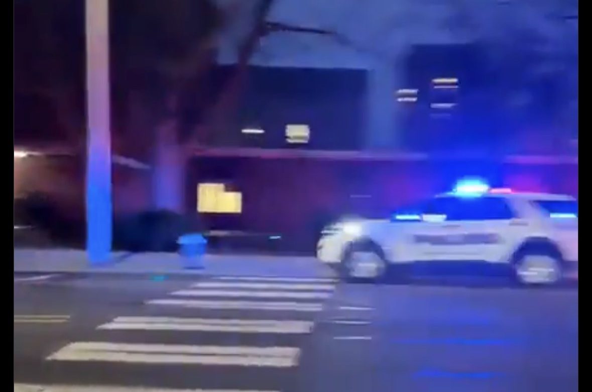 Reportan tiroteo en campus de la Universidad Brown