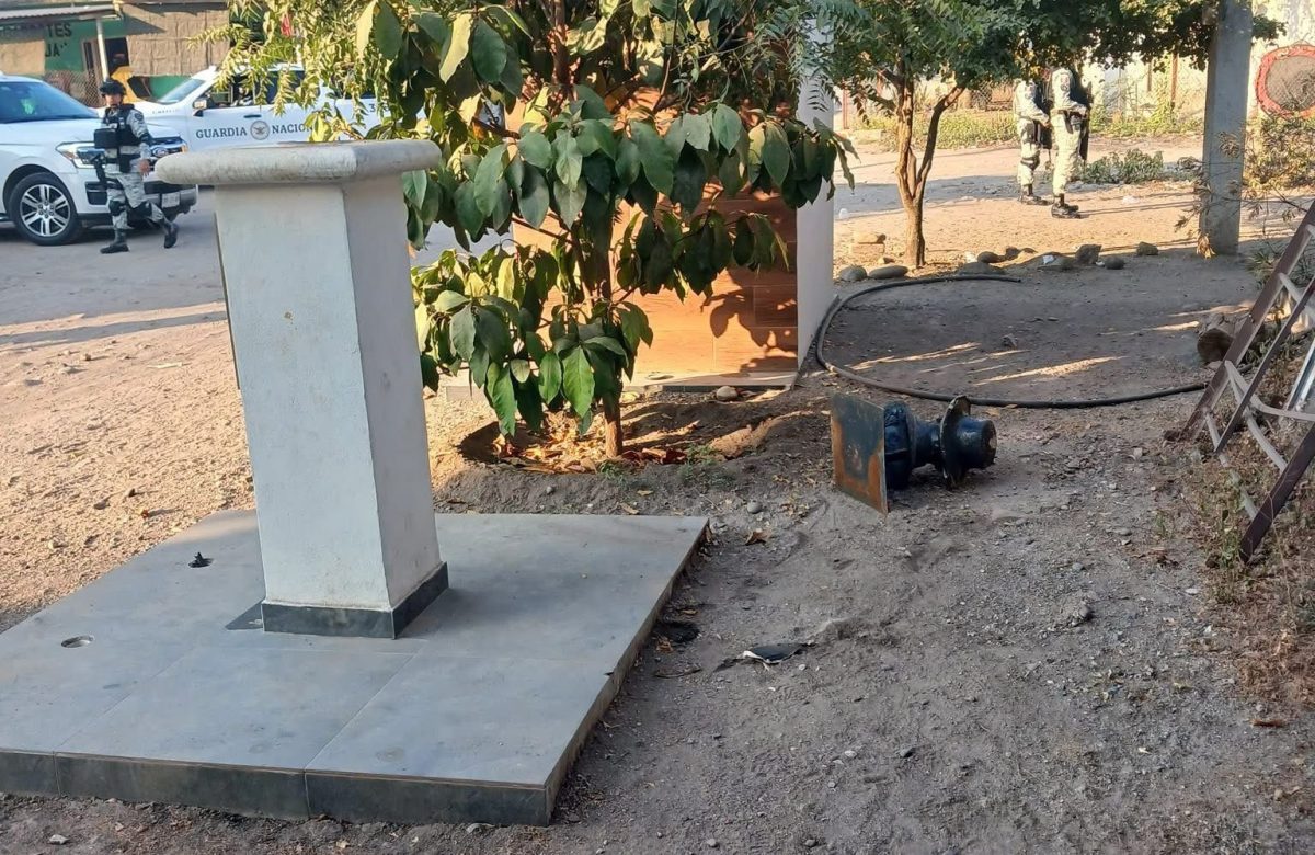Vandalizan busto de ex líder de las autodefensas