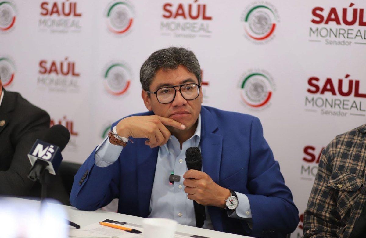 Monreal exige la salida de dirigente de Morena tras choque con obispo Sigifredo Noriega