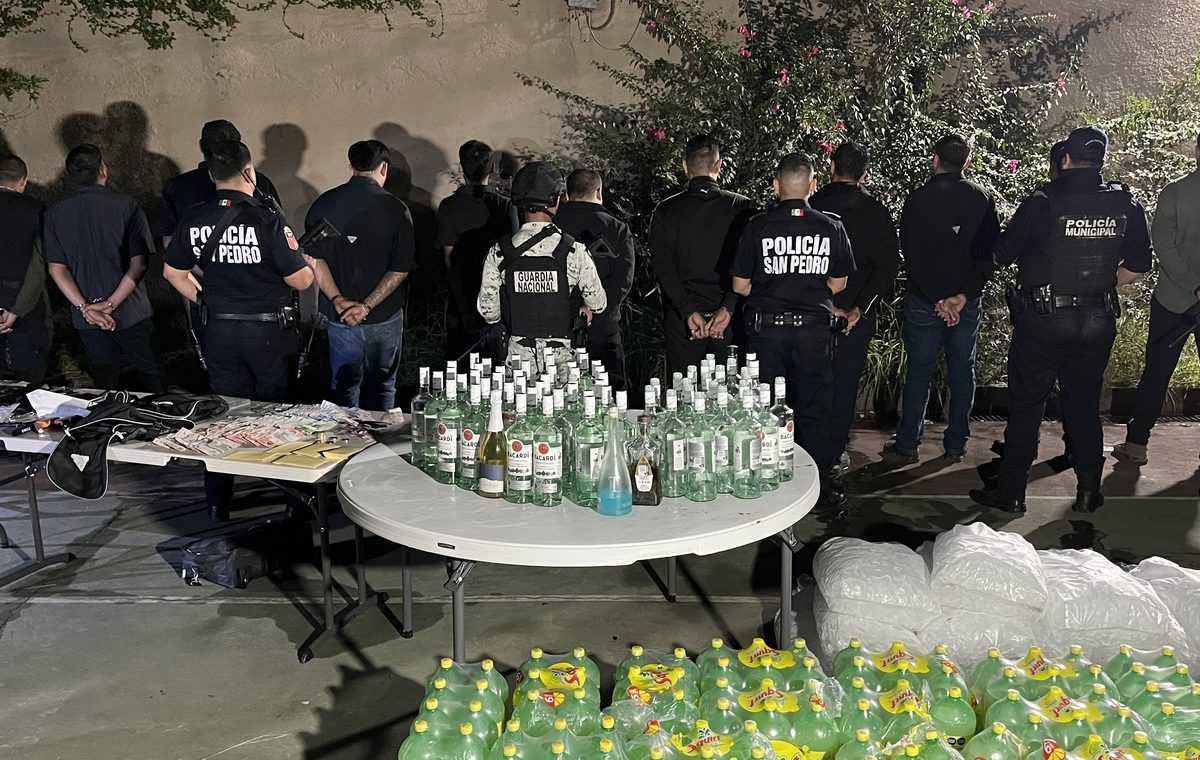 Vinculan a 11 por fiesta ilegal en San Pedro