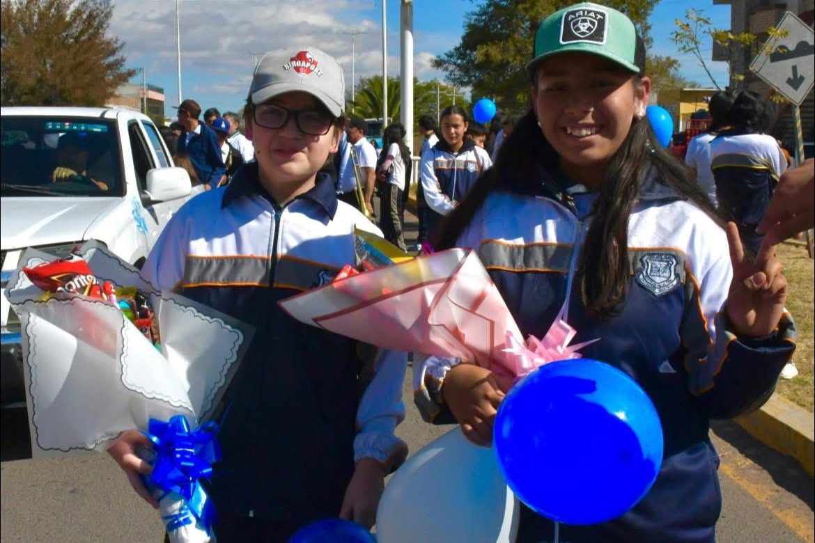 Valeria y Andrés ponen en alto a Valparaíso en Olimpiada Internacional de Matemáticas