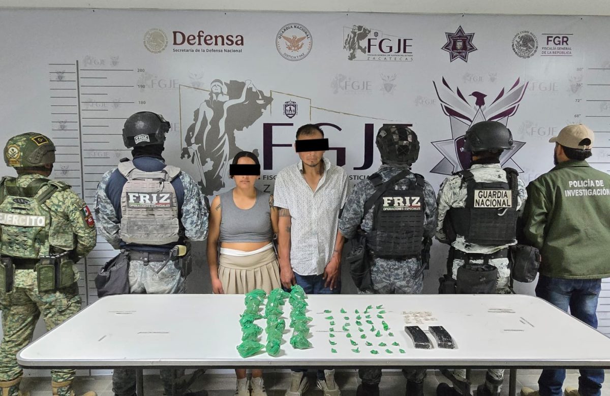 Caen dos en Tabasco: les aseguran presunta droga y cargadores con cartuchos