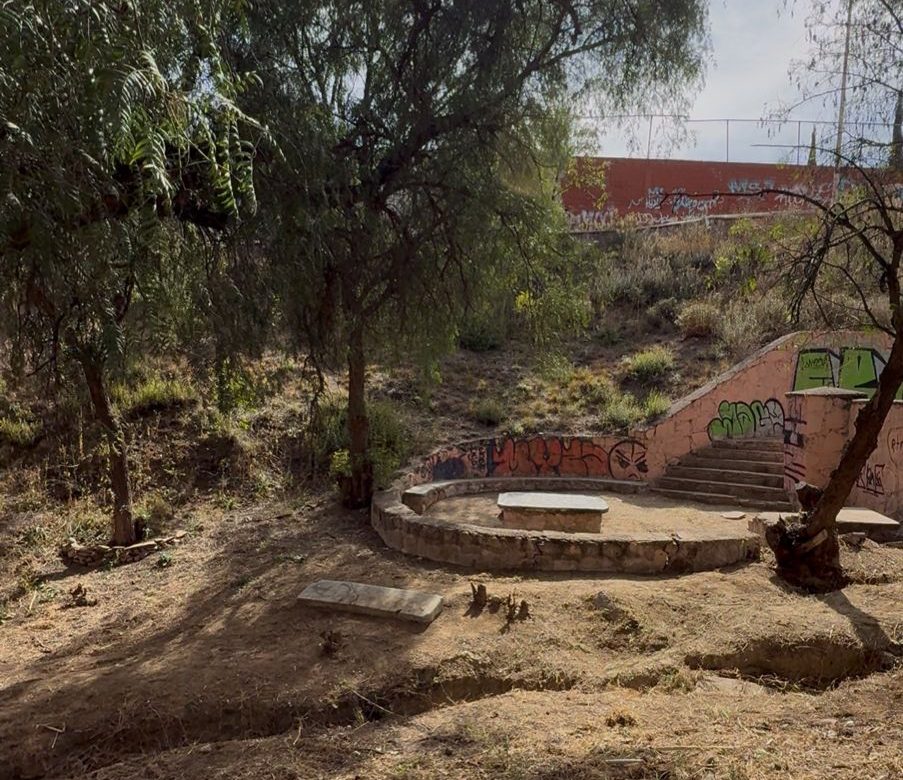 Vecinos y activistas limpian espacio abandonado ante la omisión del Ayuntamiento de Zacatecas
