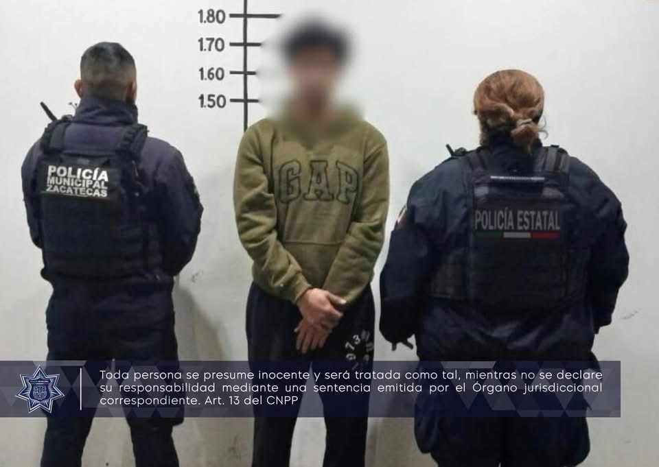 Borrachazo en el Centro: chocan en la Alameda y terminan contra el Jardín de la Madre