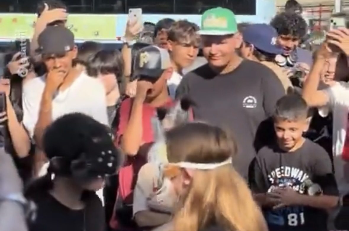 Adolescentes protagonizan insólita pelea ‘therian’ en Uruguay