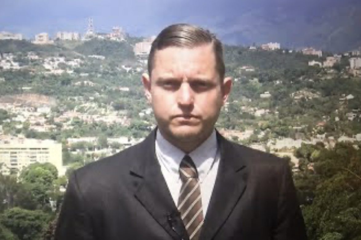 Detienen a periodista Álvaro Algarra