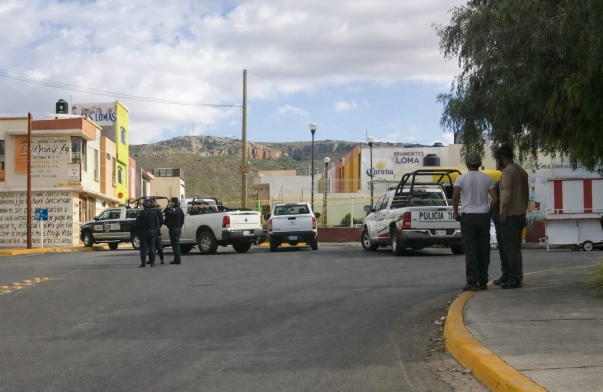 Joven se lanza desde puente en Tránsito Pesado; fue trasladado grave