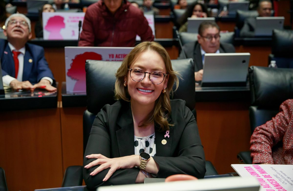 Verónica Díaz Robles levanta la mano por Zacatecas