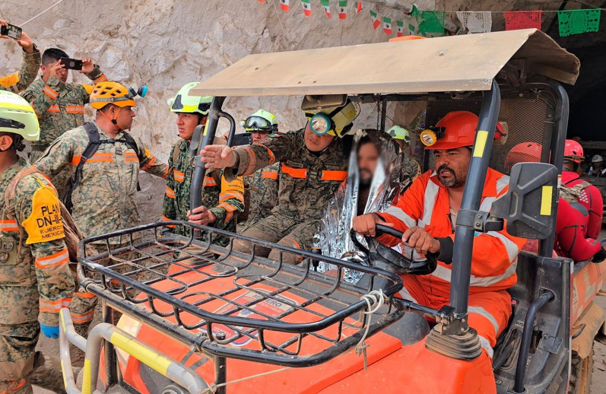 Sale con vida: rescatan a minero atrapado en mina Santa Fe