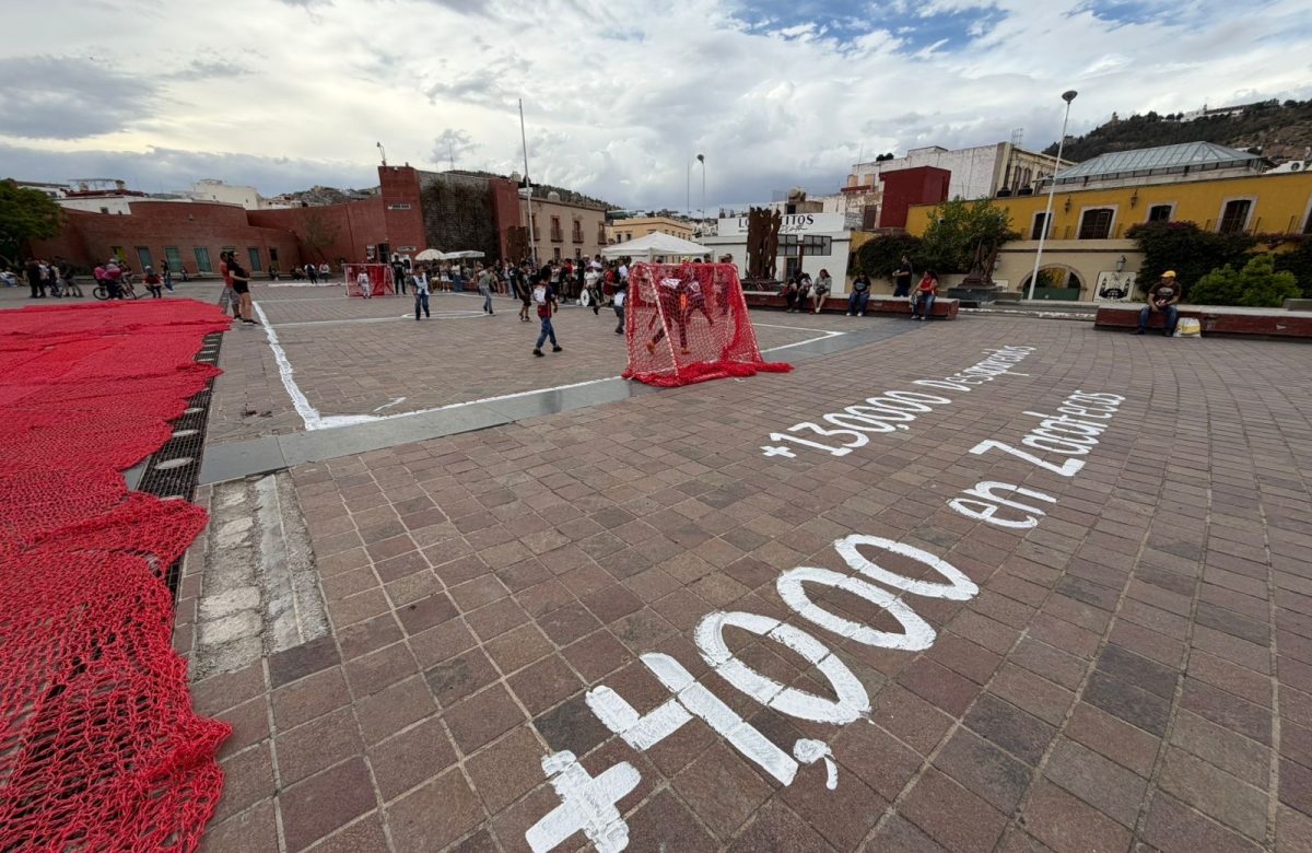 La cancha se llenó de ausencias: colectivos convierten Plaza Bicentenario en un grito por las personas desaparecidas